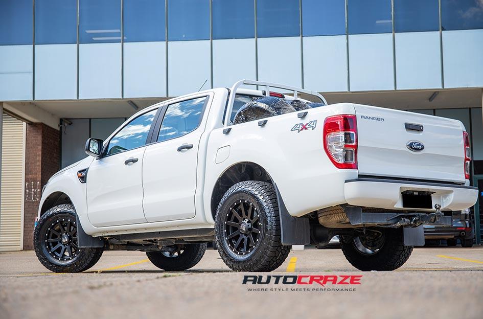 FORD RANGER HEIST SATIN BLACK